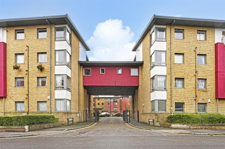 Crown Close, Wood Green, N22