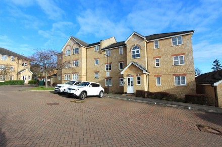 Kirkland Drive, Enfield, EN2